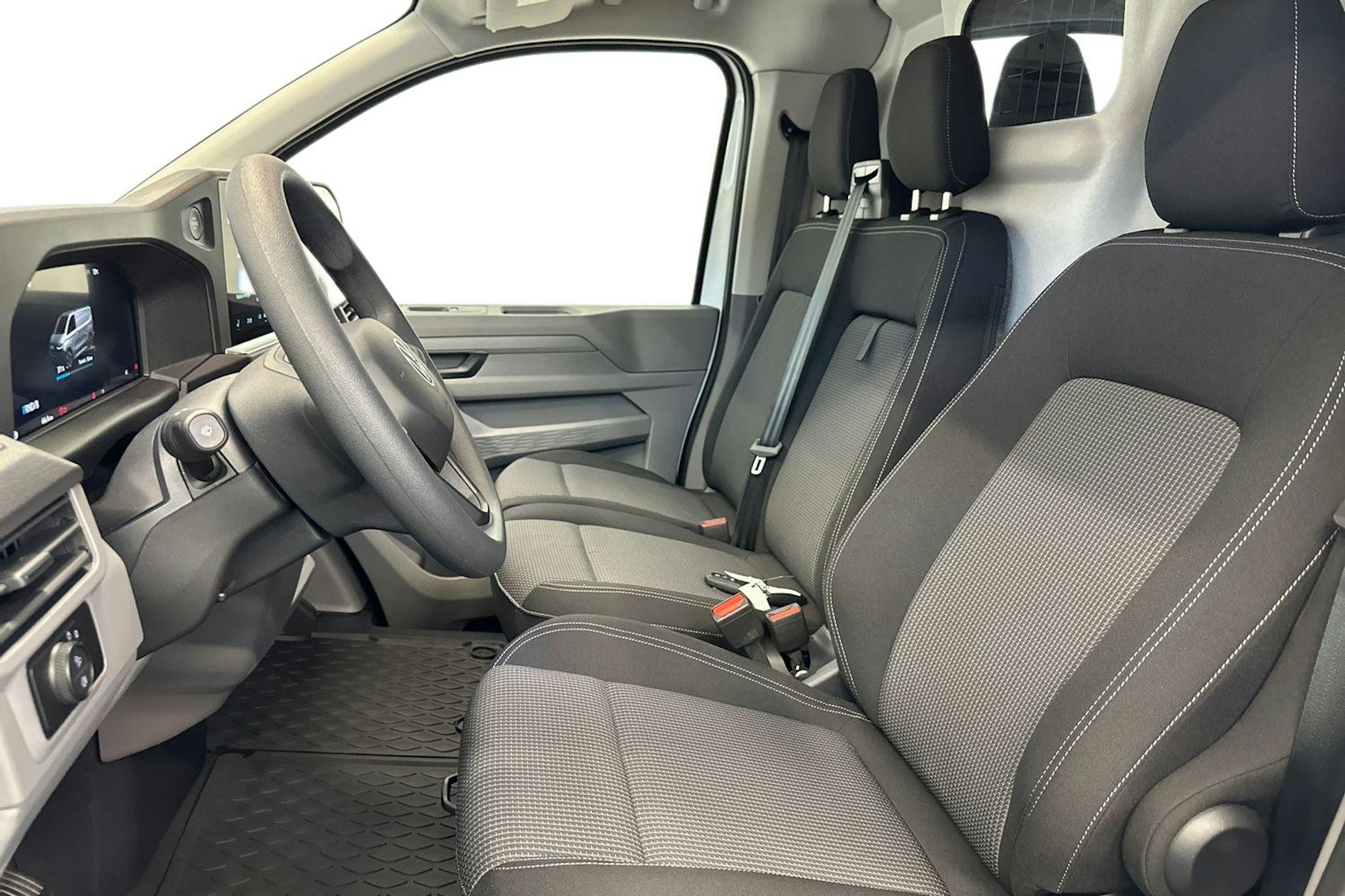 valkoinen Volkswagen Transporter 2025 kuva 8.