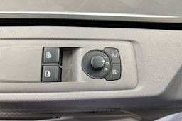 valkoinen Volkswagen Transporter 2025 kuva 15.