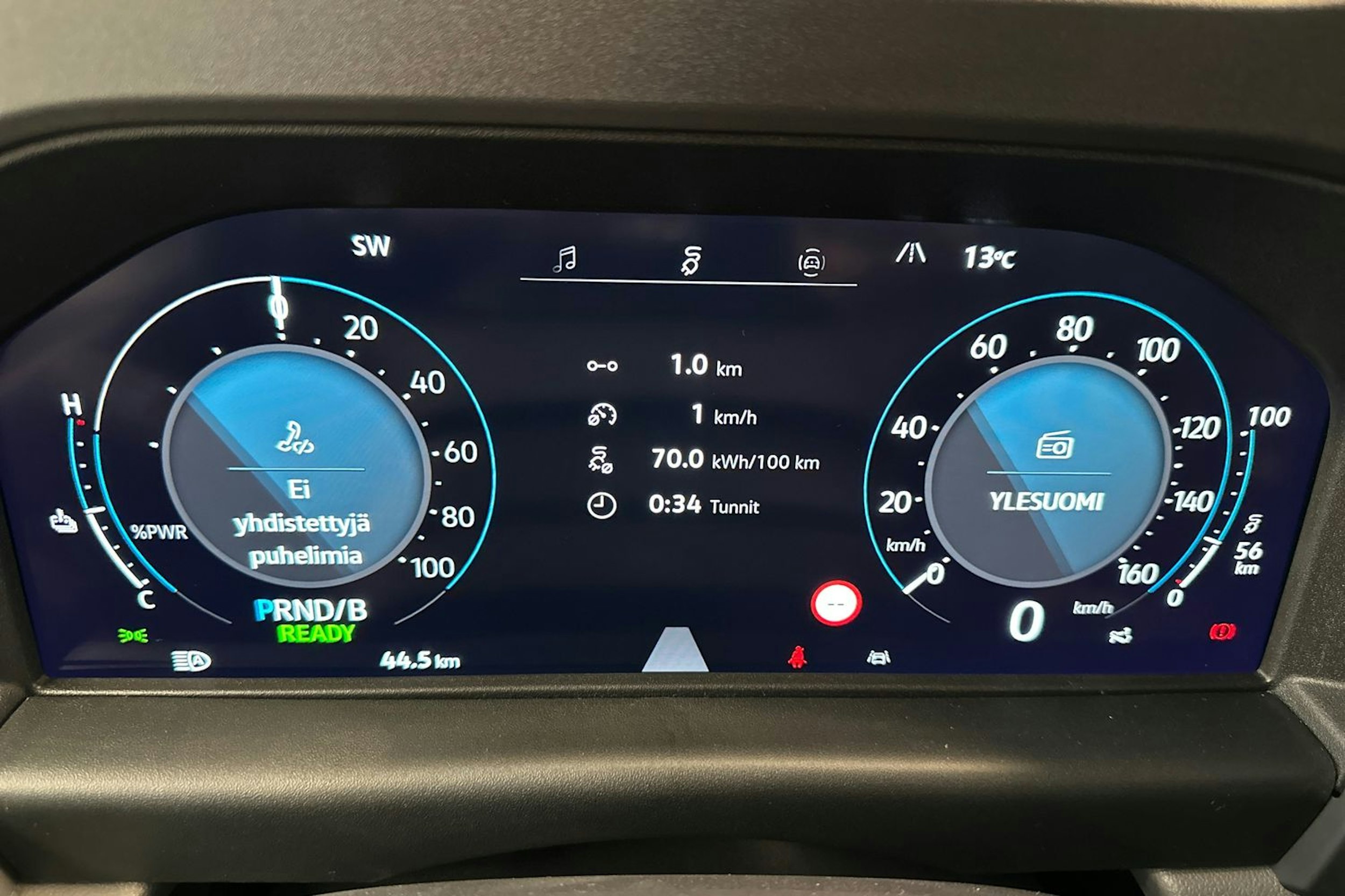 valkoinen Volkswagen Transporter 2025 kuva 19.