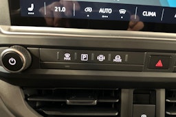 valkoinen Volkswagen Transporter 2025 kuva 24.