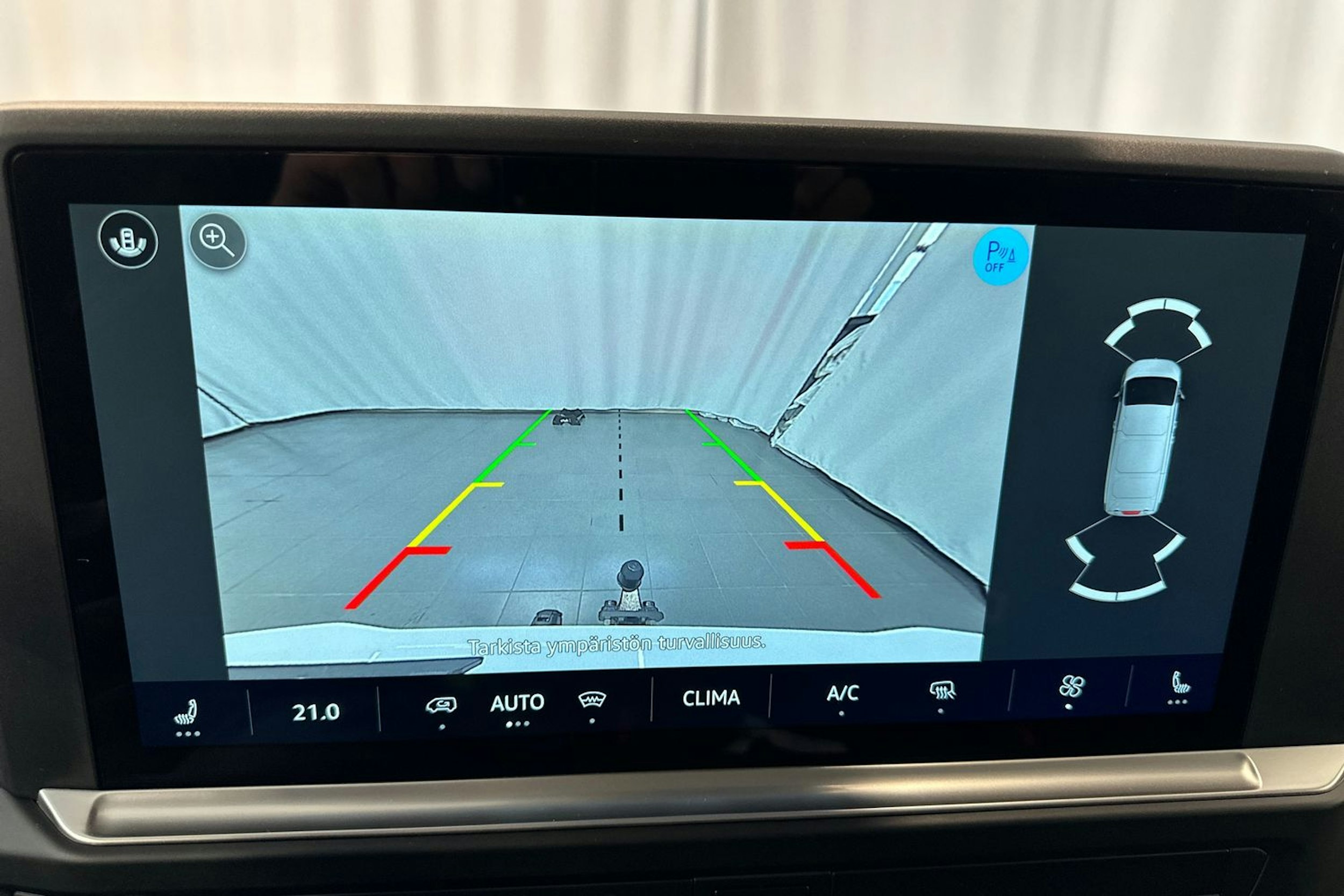 valkoinen Volkswagen Transporter 2025 kuva 27.