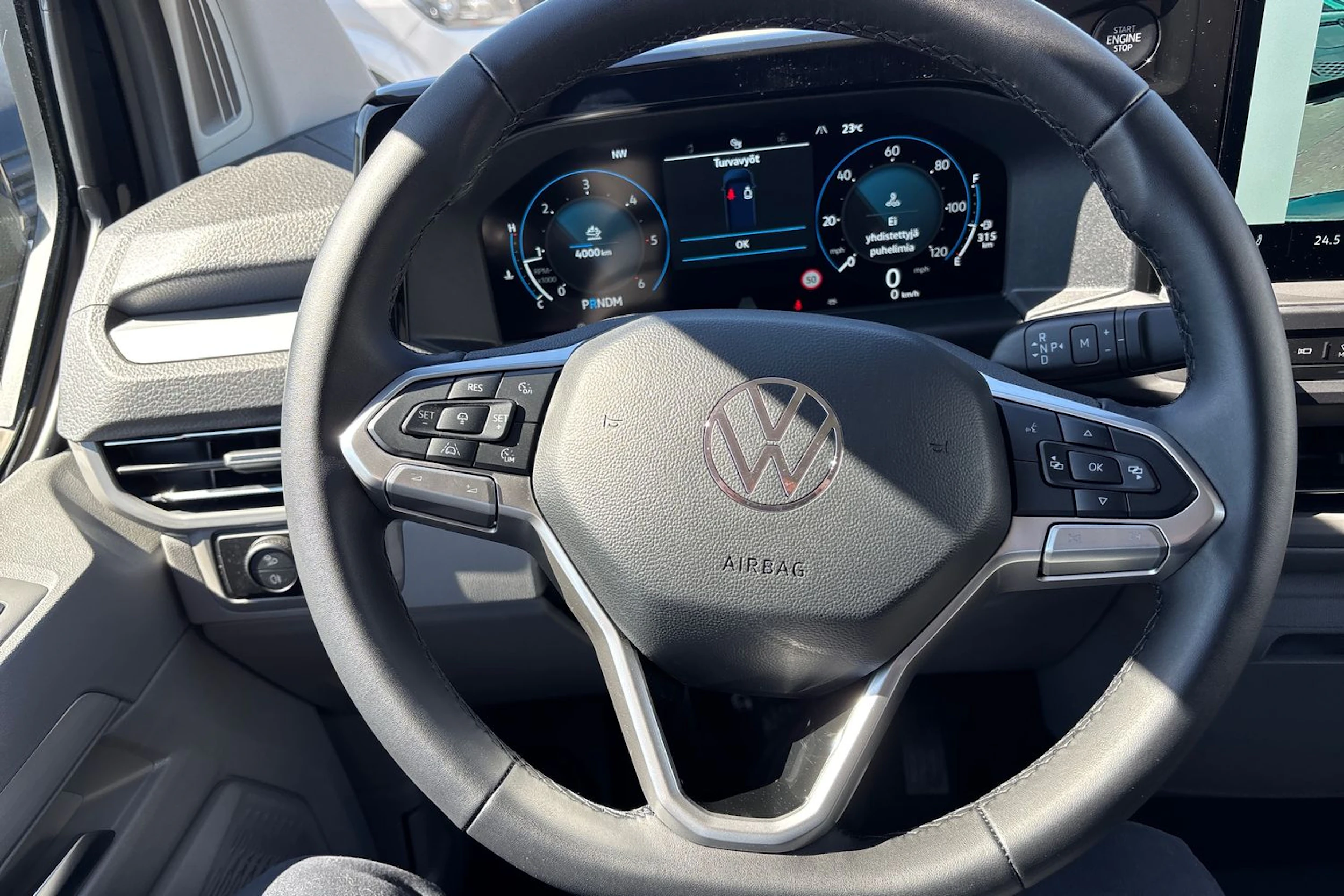 musta Volkswagen Transporter 2026 kuva 13.