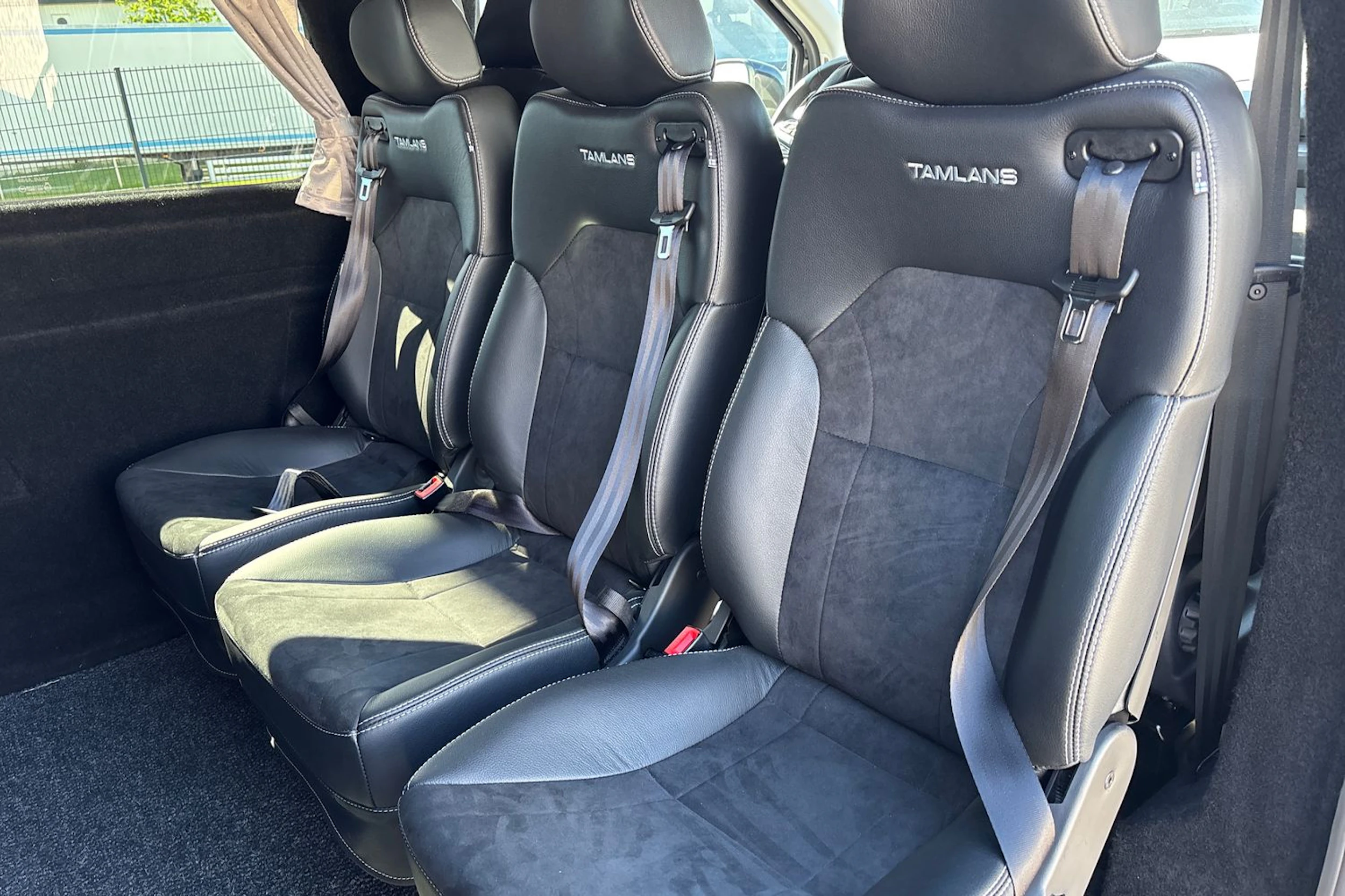 musta Volkswagen Transporter 2026 kuva 17.