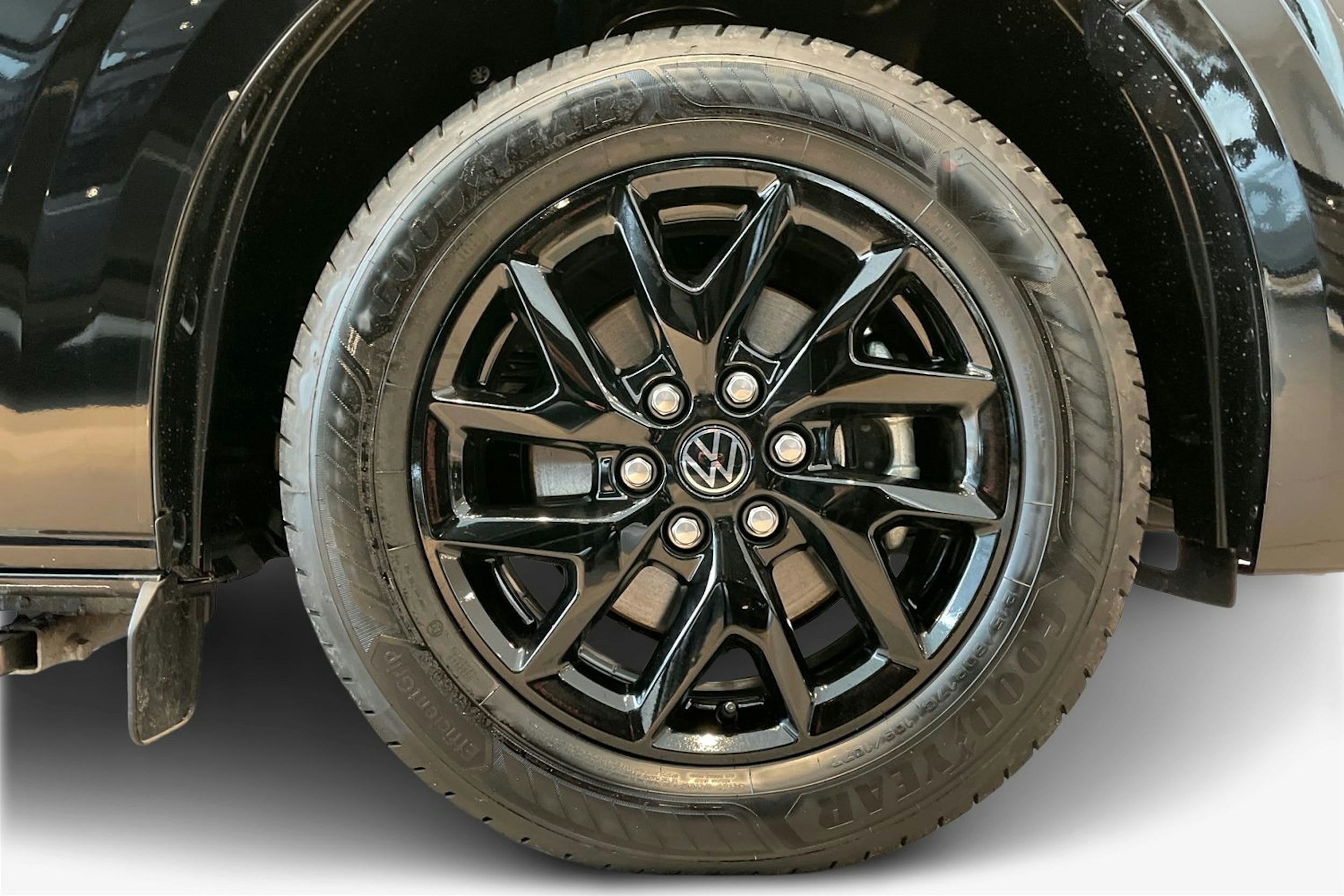 musta Volkswagen Transporter 2026 kuva 11.