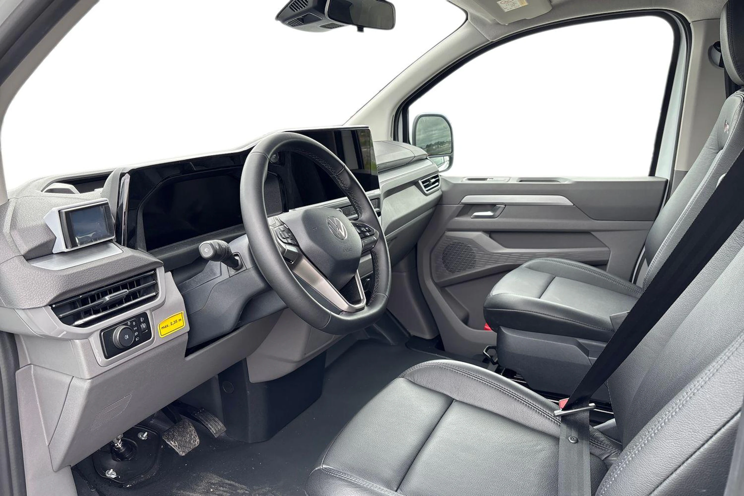 valkoinen Volkswagen Transporter 2026 kuva 8.