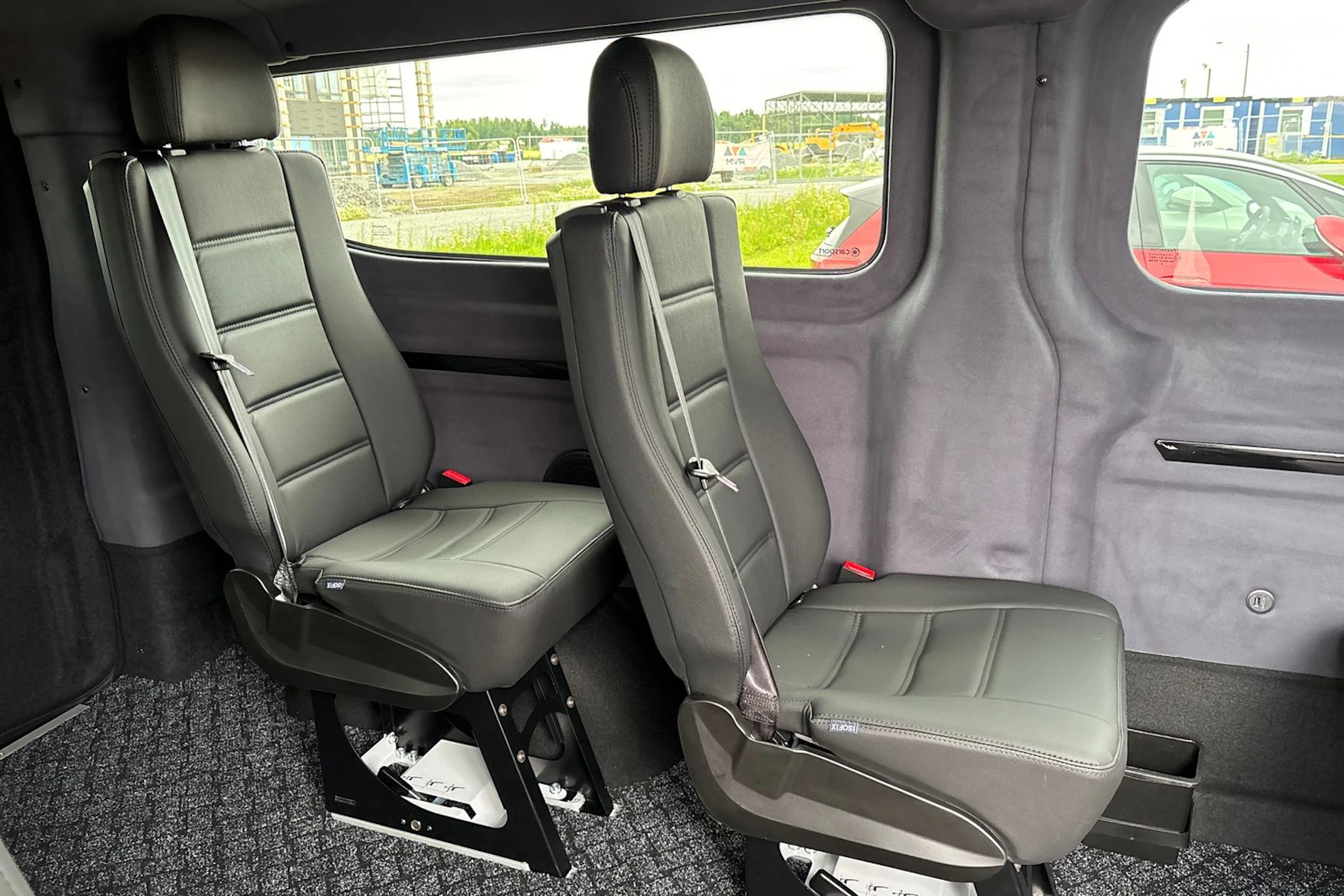 valkoinen Volkswagen Transporter 2026 kuva 16.