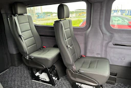 valkoinen Volkswagen Transporter 2026 kuva 16.