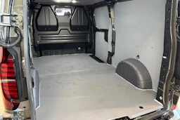 harmaa Volkswagen Transporter 2026 kuva 19.