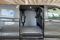 harmaa Volkswagen Transporter 2026 kuva 25.