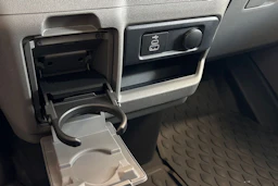 harmaa Volkswagen Transporter 2026 kuva 36.