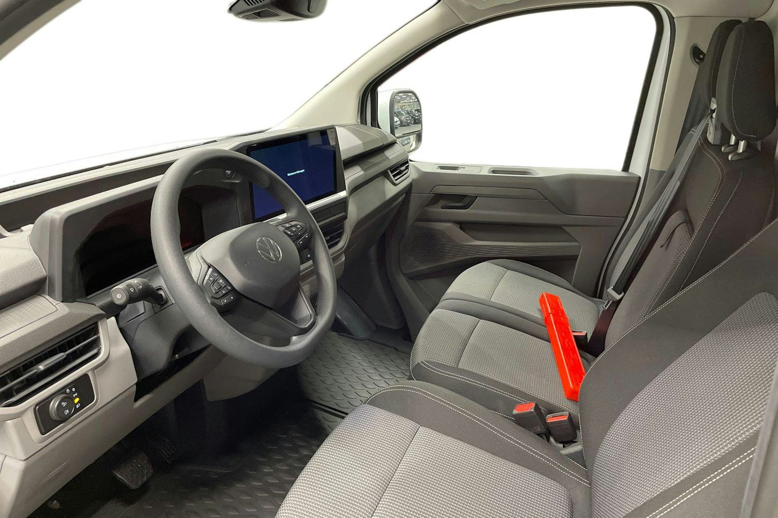 valkoinen Volkswagen TRANSPORTER 2025 kuva 8.