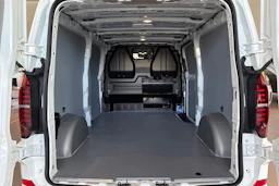valkoinen Volkswagen Transporter 2026 kuva 13.