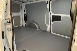 valkoinen Volkswagen Transporter 2026 kuva 13.