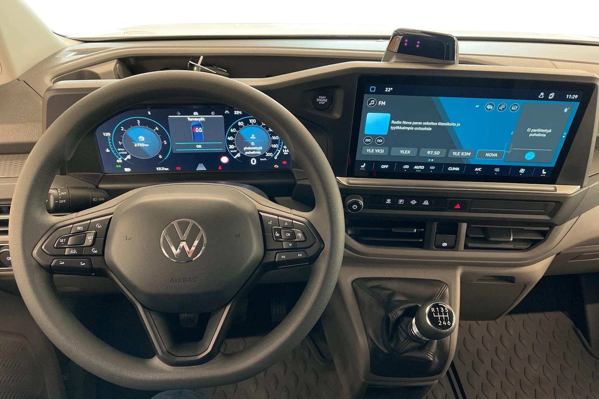 valkoinen Volkswagen Transporter 2026 kuva 9.