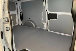 valkoinen Volkswagen Transporter 2026 kuva 13.
