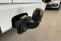valkoinen Volkswagen Transporter 2026 kuva 14.