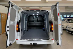 valkoinen Volkswagen Transporter 2026 kuva 15.