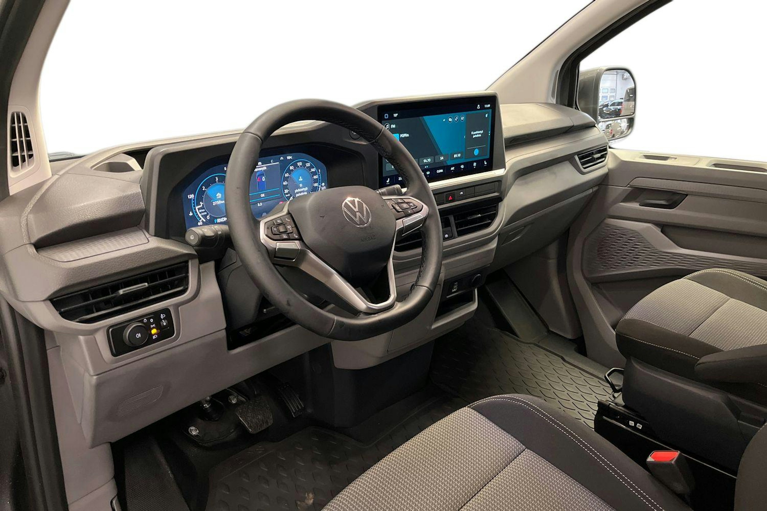 harmaa Volkswagen Transporter 2026 kuva 8.