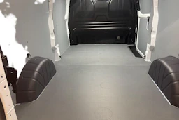 valkoinen Volkswagen Transporter 2026 kuva 11.