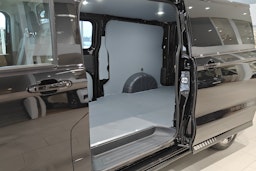 musta Volkswagen Transporter 2026 kuva 14.