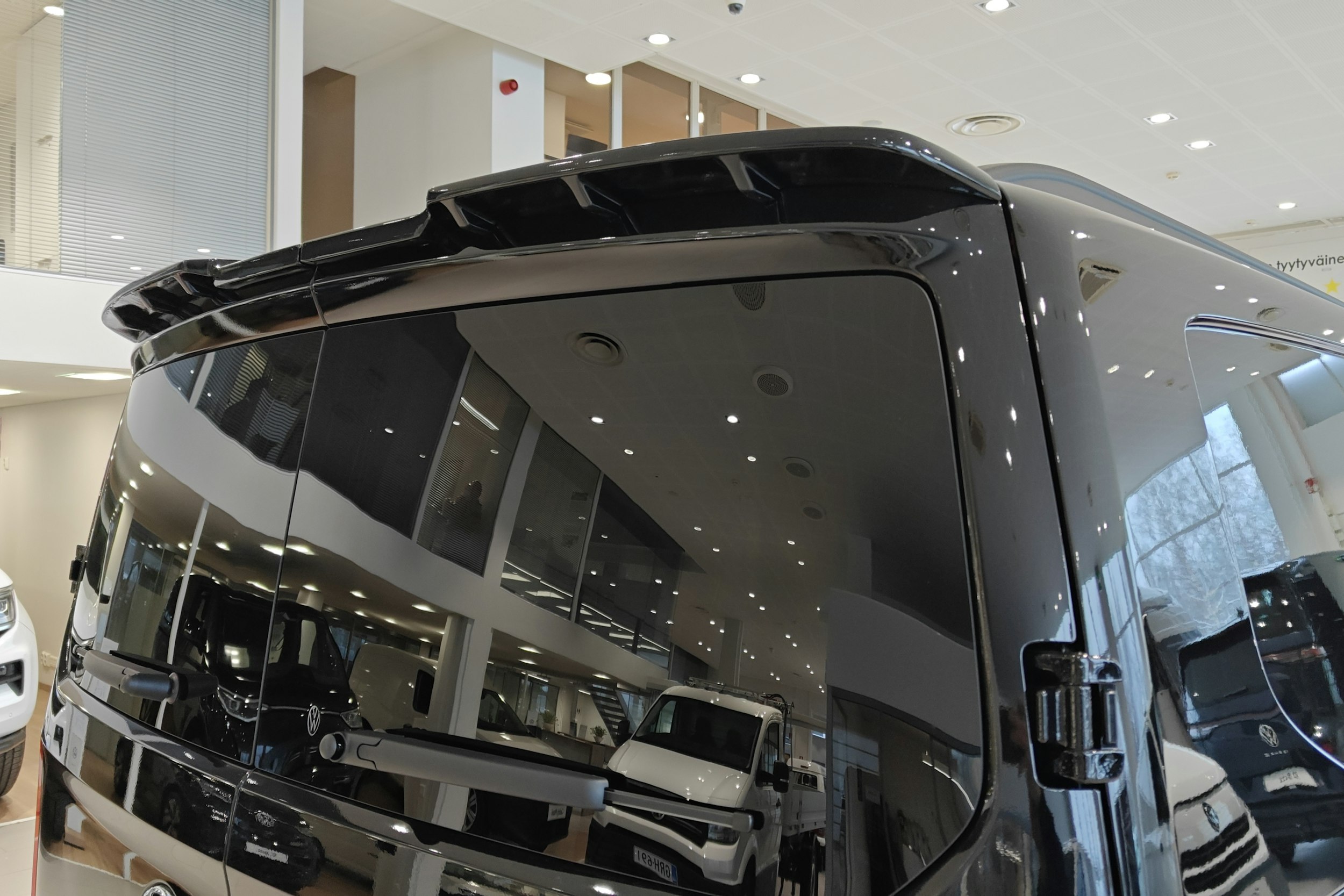 musta Volkswagen Transporter 2026 kuva 17.