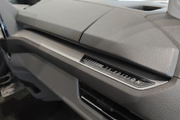 musta Volkswagen Transporter 2026 kuva 21.