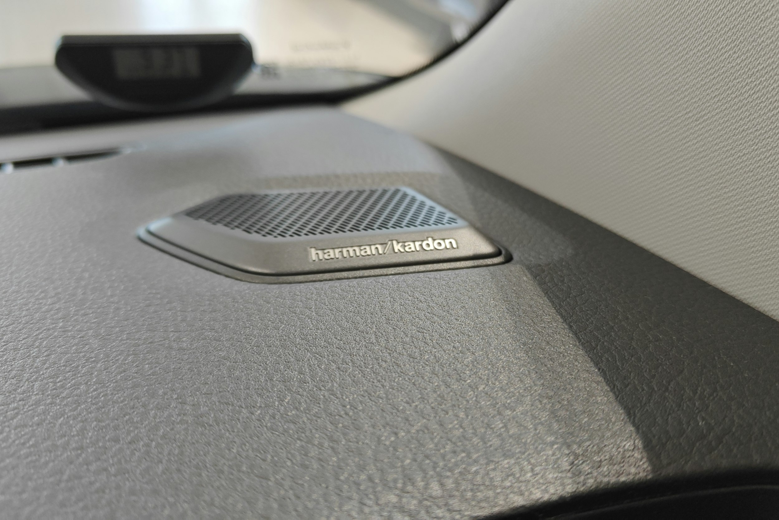 musta Volkswagen Transporter 2026 kuva 22.