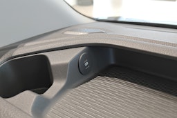 musta Volkswagen Transporter 2026 kuva 32.