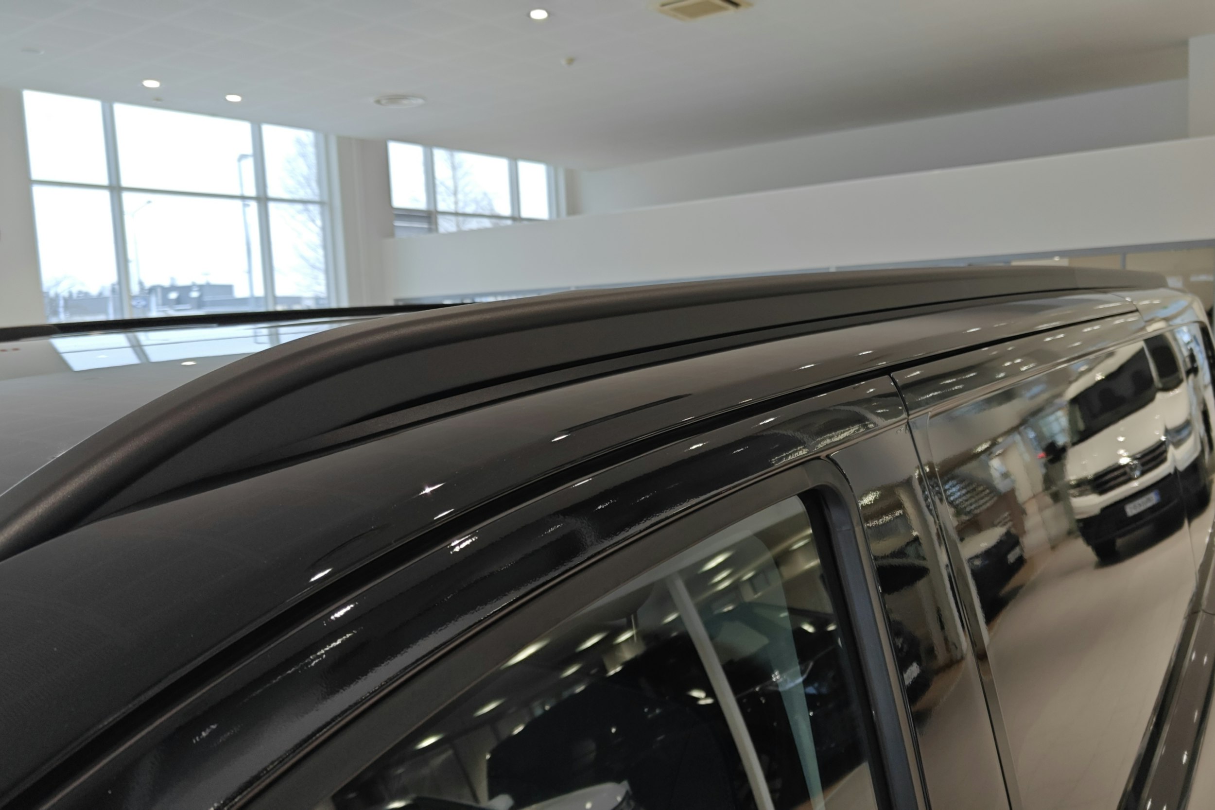 musta Volkswagen Transporter 2026 kuva 35.