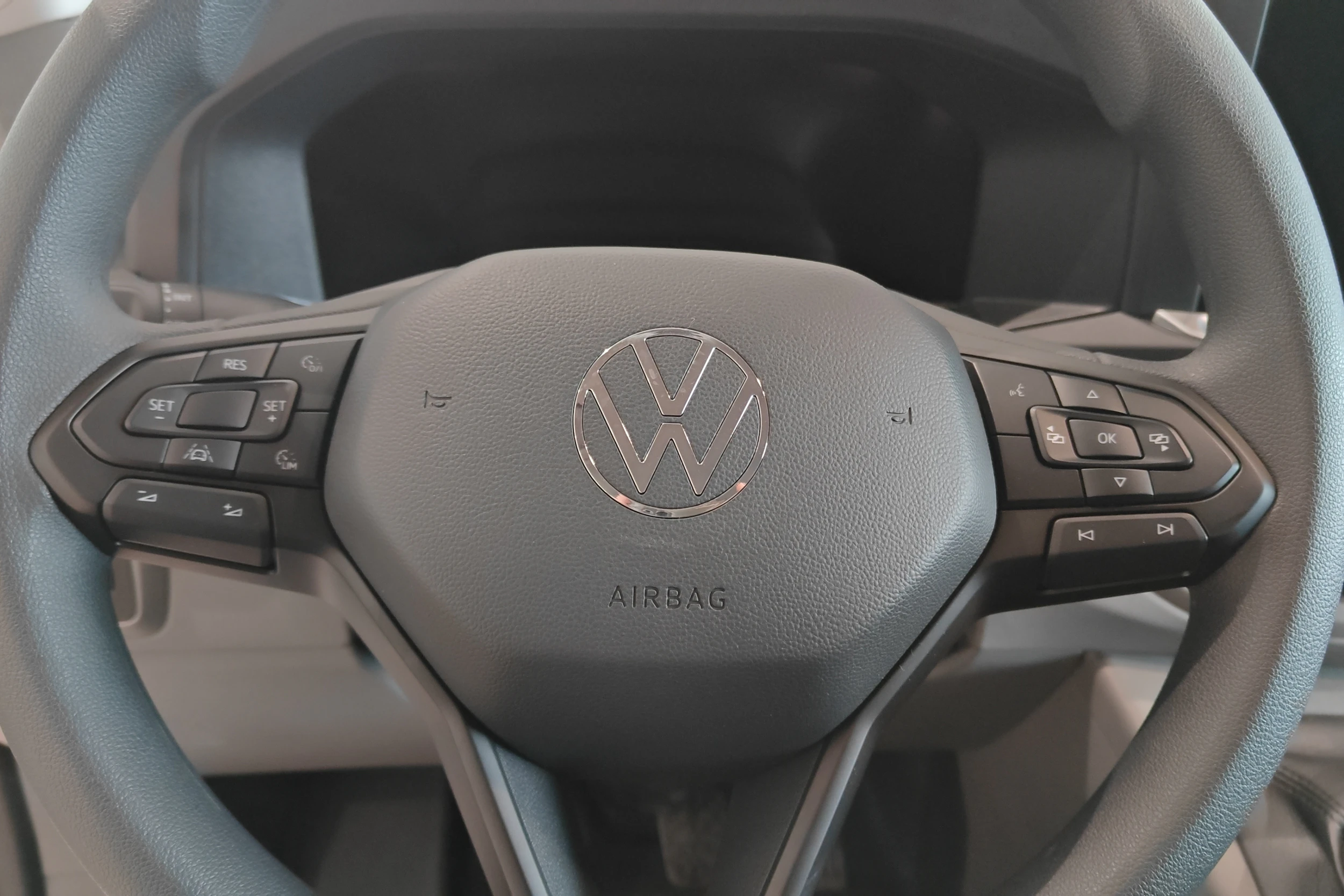 valkoinen Volkswagen Transporter 2026 kuva 17.