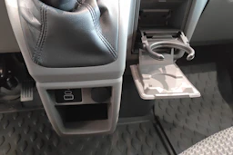 valkoinen Volkswagen Transporter 2026 kuva 22.