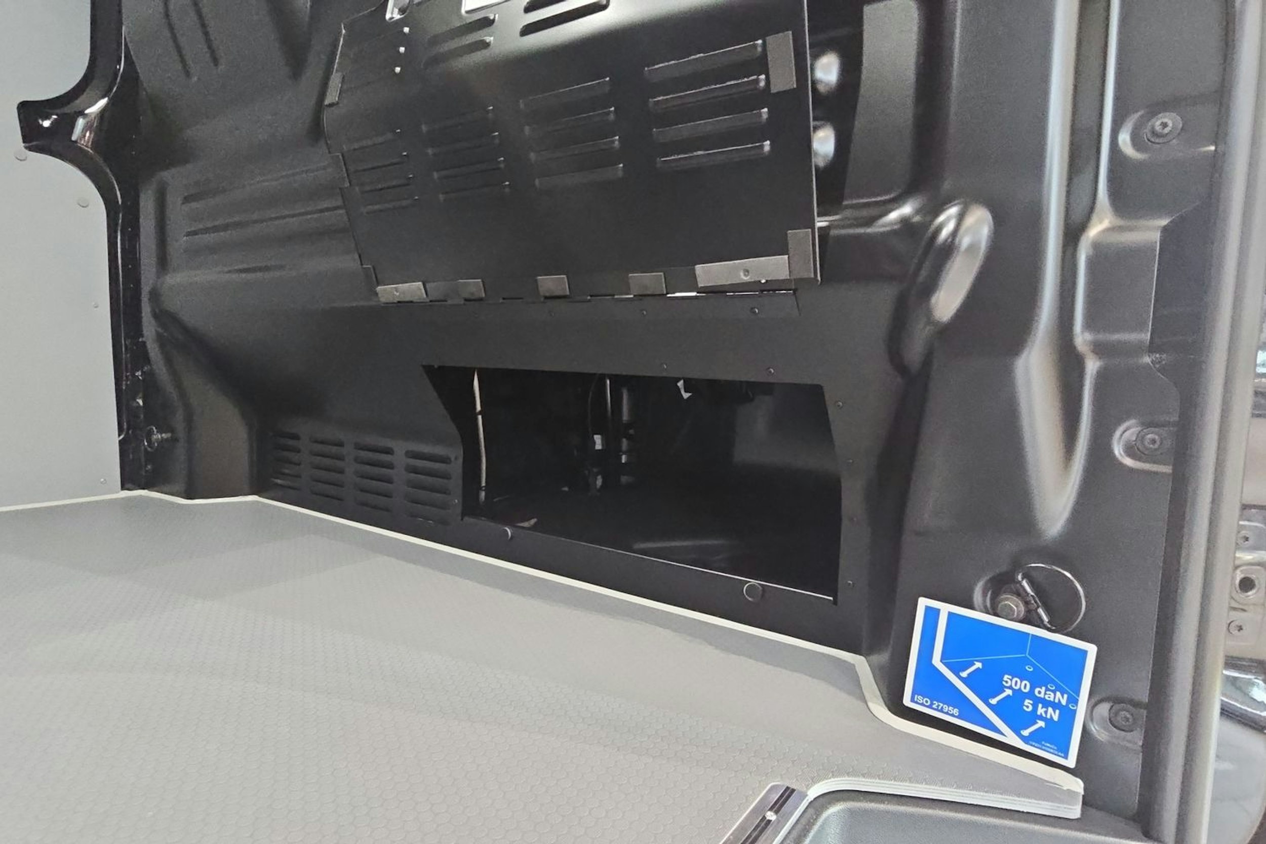 musta Volkswagen Transporter 2026 kuva 22.