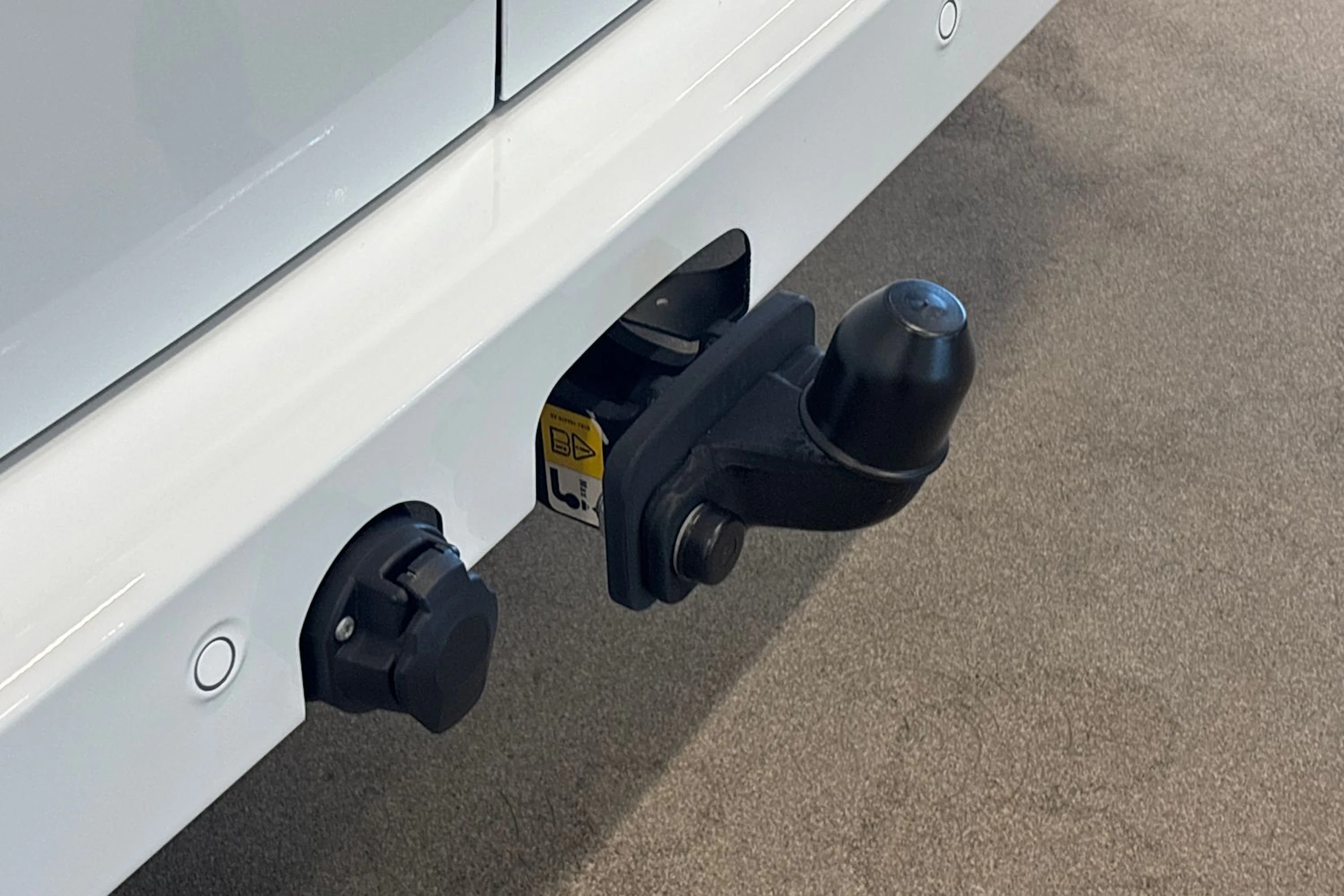 valkoinen Volkswagen Transporter 2026 kuva 16.