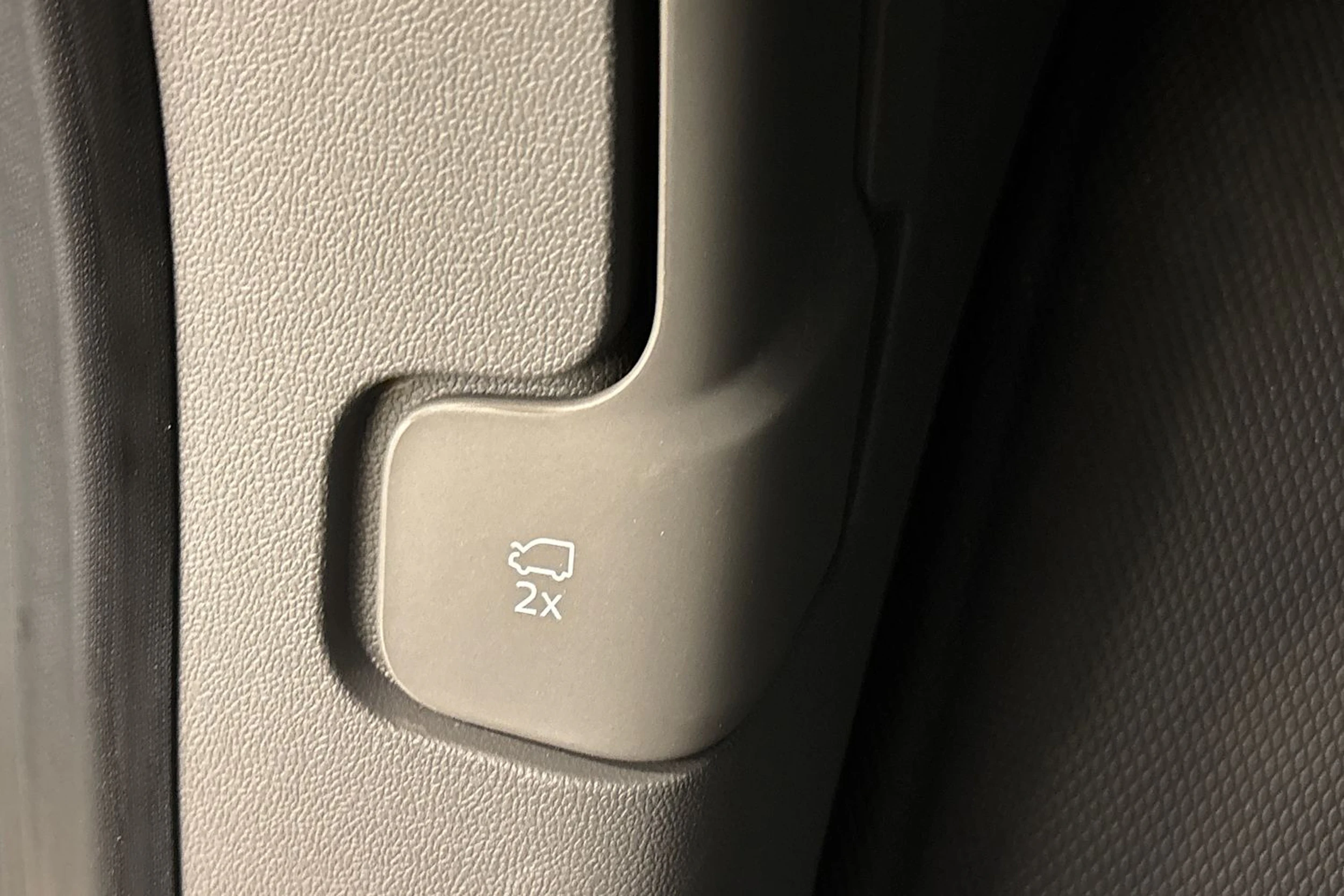 valkoinen Volkswagen Transporter 2026 kuva 23.
