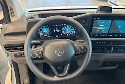 valkoinen Volkswagen Transporter 2026 kuva 39.