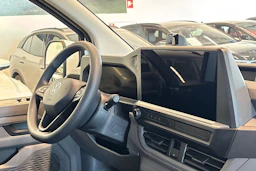 valkoinen Volkswagen Transporter 2026 kuva 44.