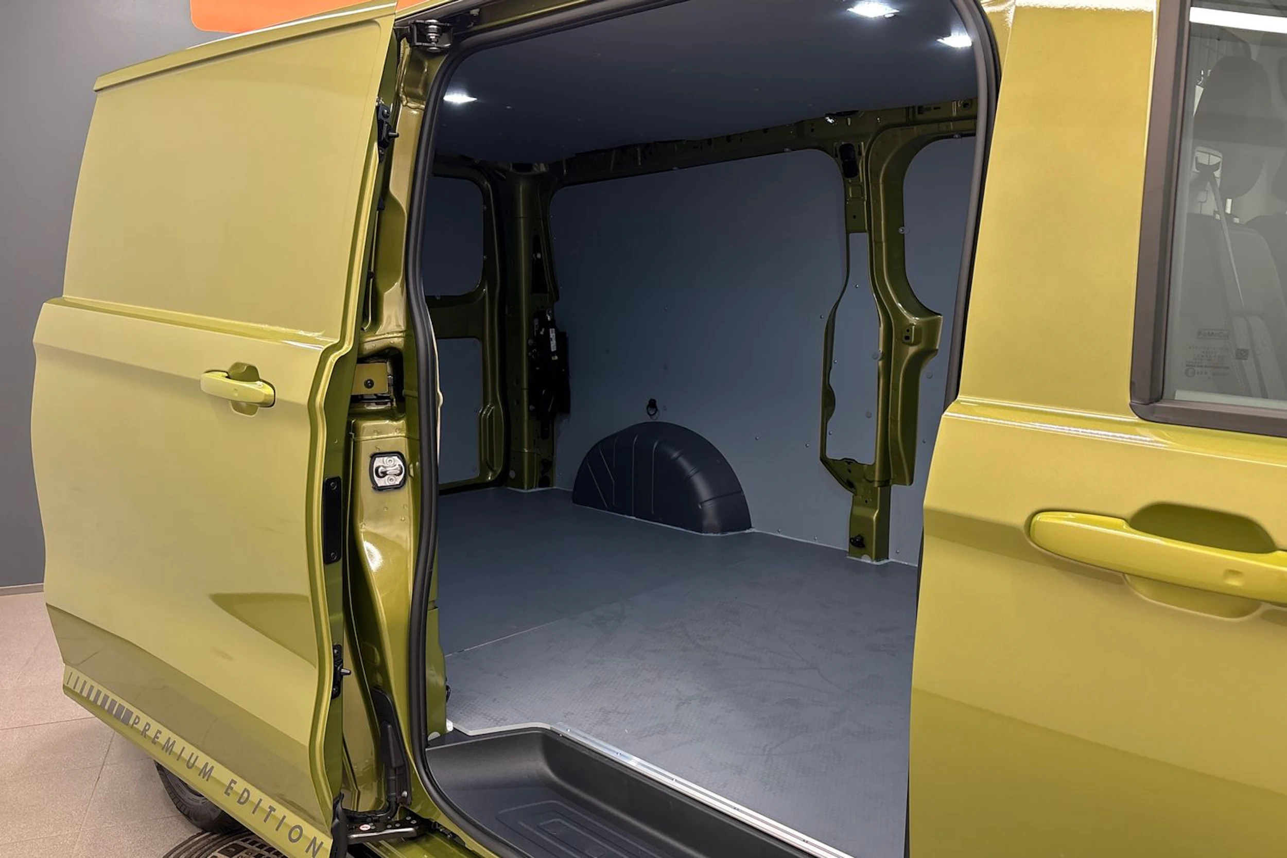 met. vihreä Volkswagen Transporter 2026 kuva 13.