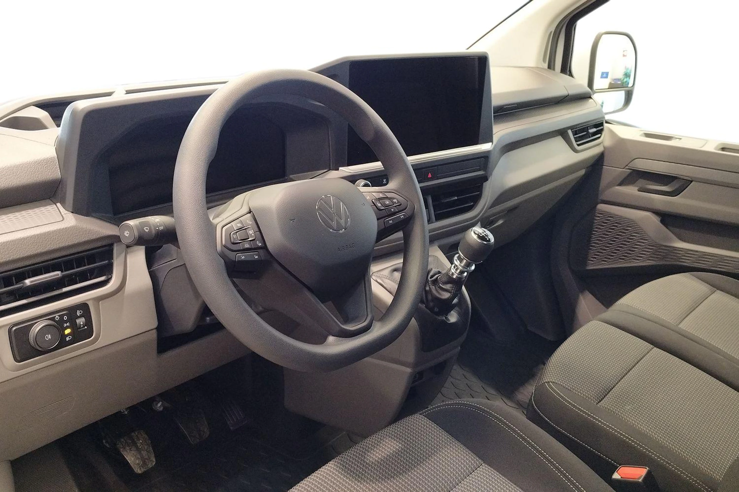 valkoinen Volkswagen Transporter 2026 kuva 8.