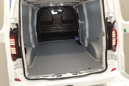 valkoinen Volkswagen Transporter 2026 kuva 12.