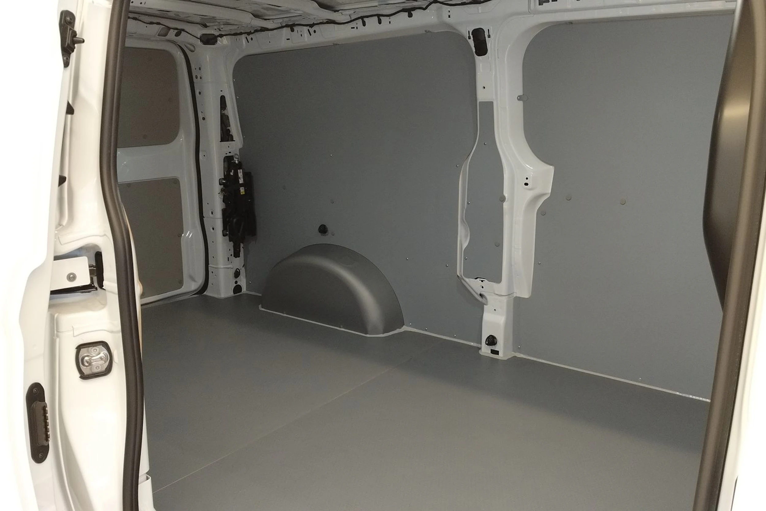 valkoinen Volkswagen Transporter 2026 kuva 13.