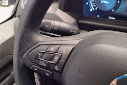 valkoinen Volkswagen Transporter 2026 kuva 16.