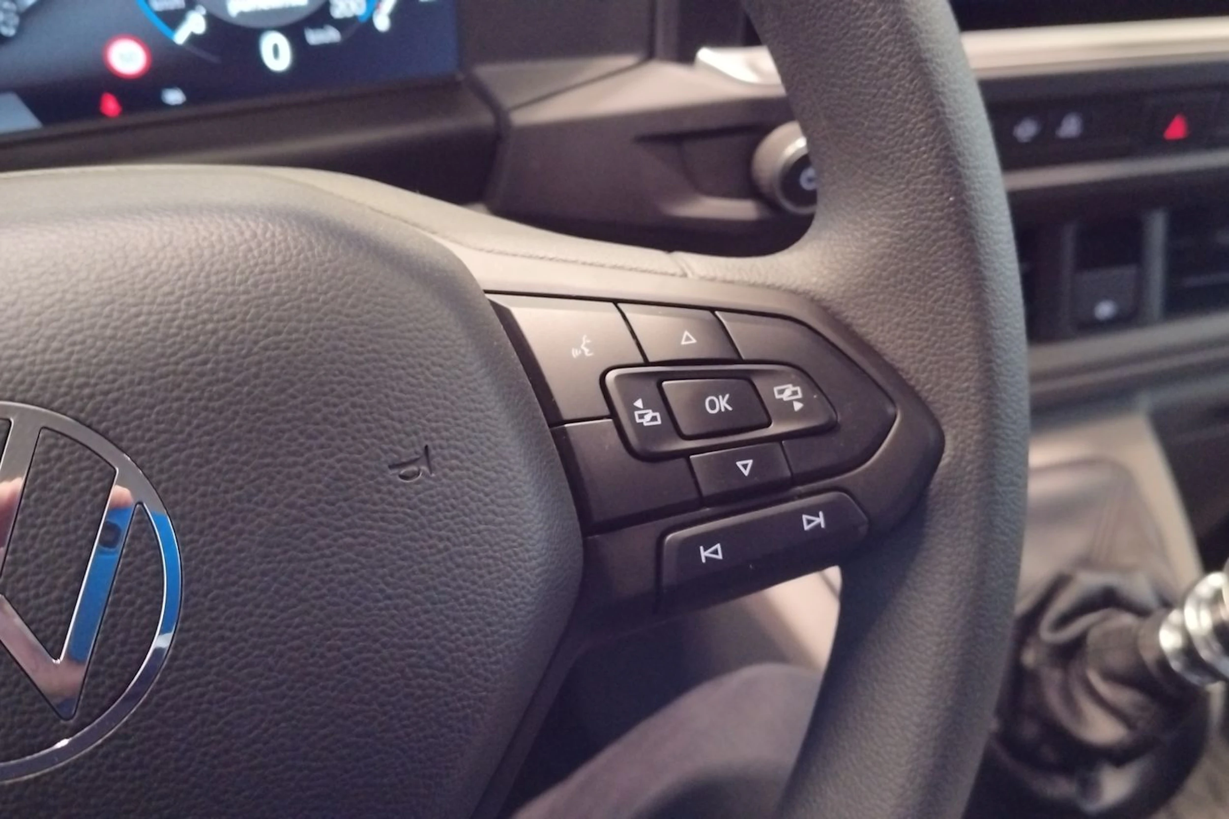 valkoinen Volkswagen Transporter 2026 kuva 17.