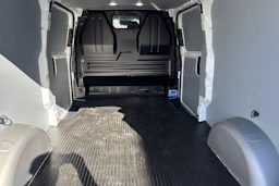 valkoinen Volkswagen Transporter 2026 kuva 11.