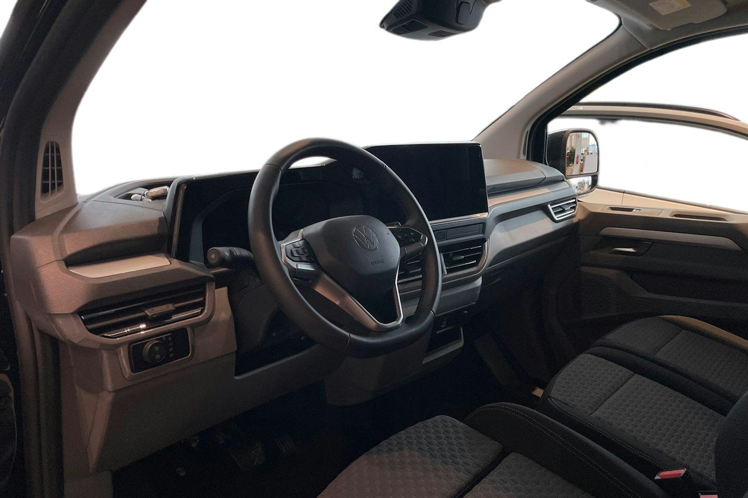 musta Volkswagen Transporter 2026 kuva 8.