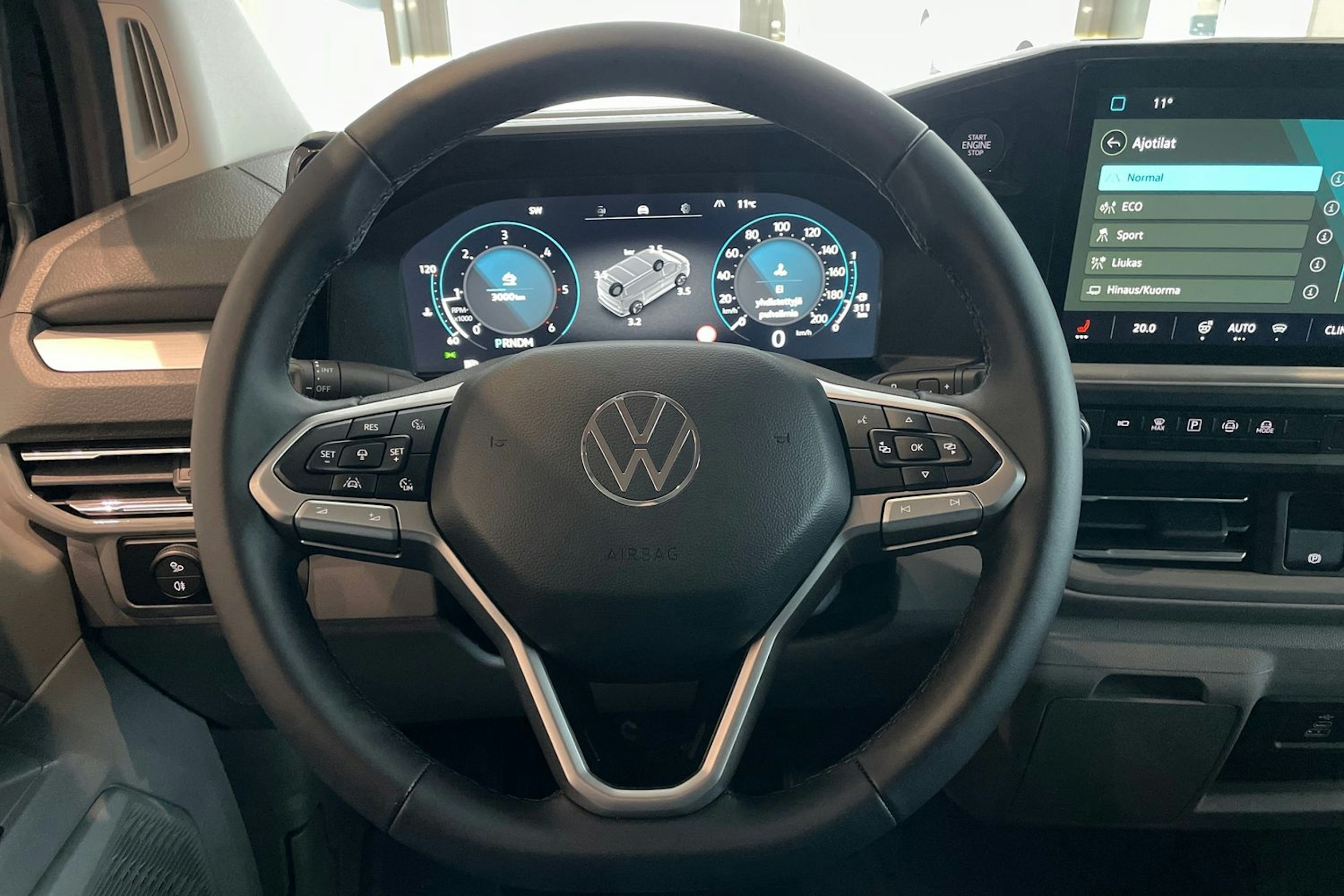 musta Volkswagen Transporter 2026 kuva 16.