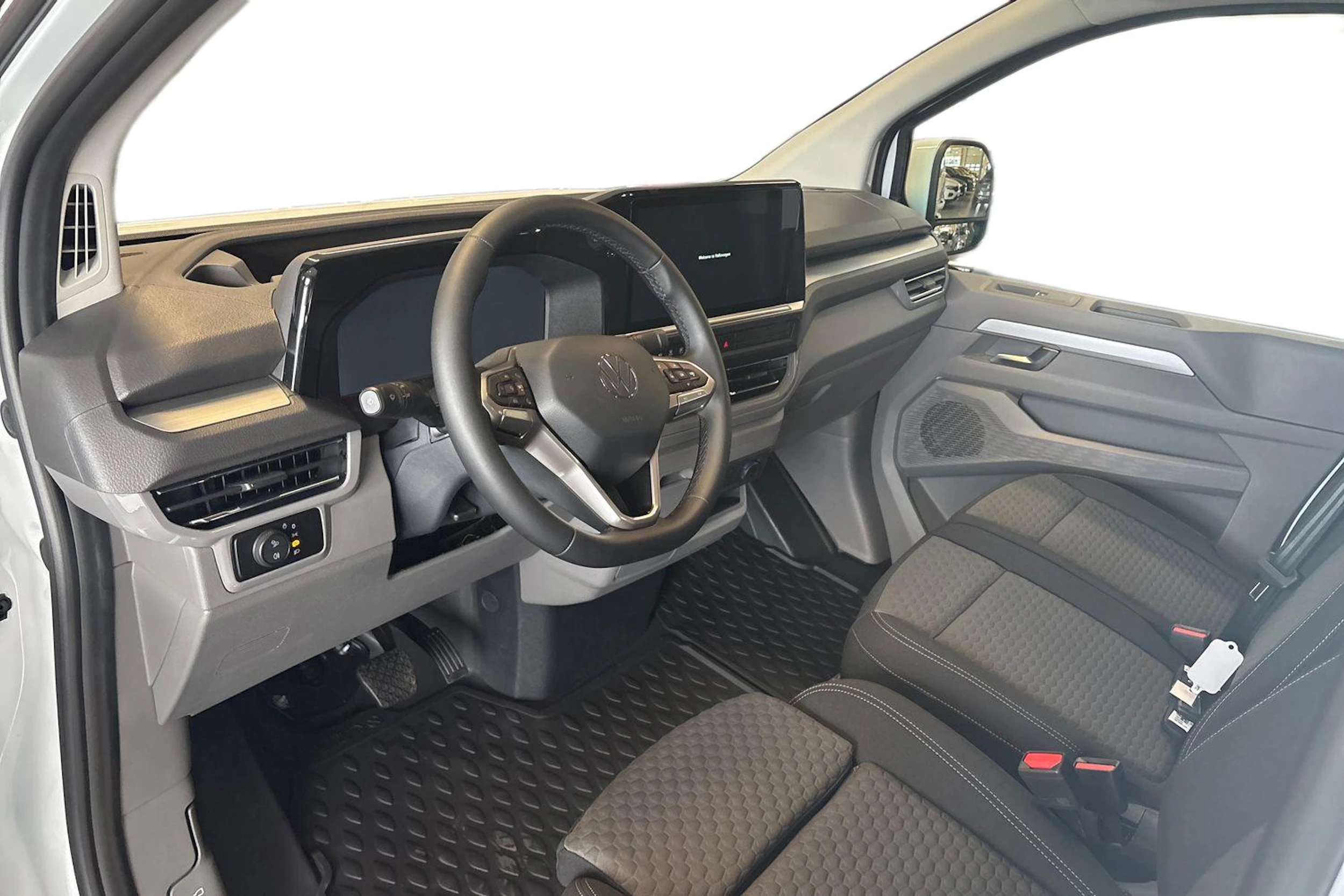 valkoinen Volkswagen Transporter 2026 kuva 8.