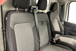 valkoinen Volkswagen Transporter 2026 kuva 8.