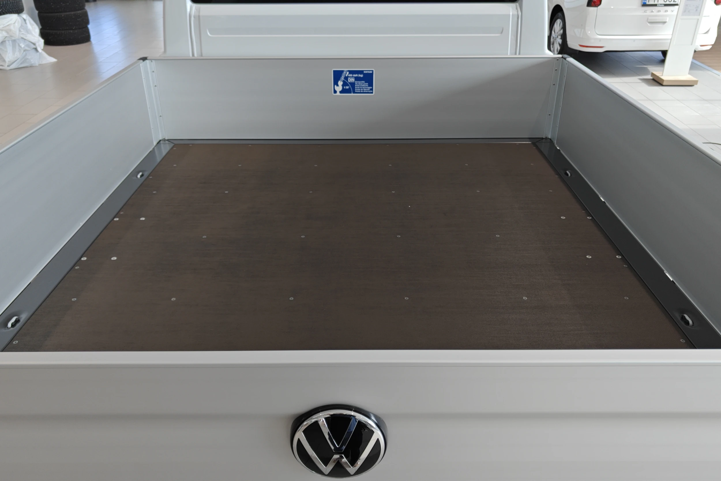 valkoinen Volkswagen Transporter 2026 kuva 14.