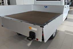 valkoinen Volkswagen Transporter 2026 kuva 15.
