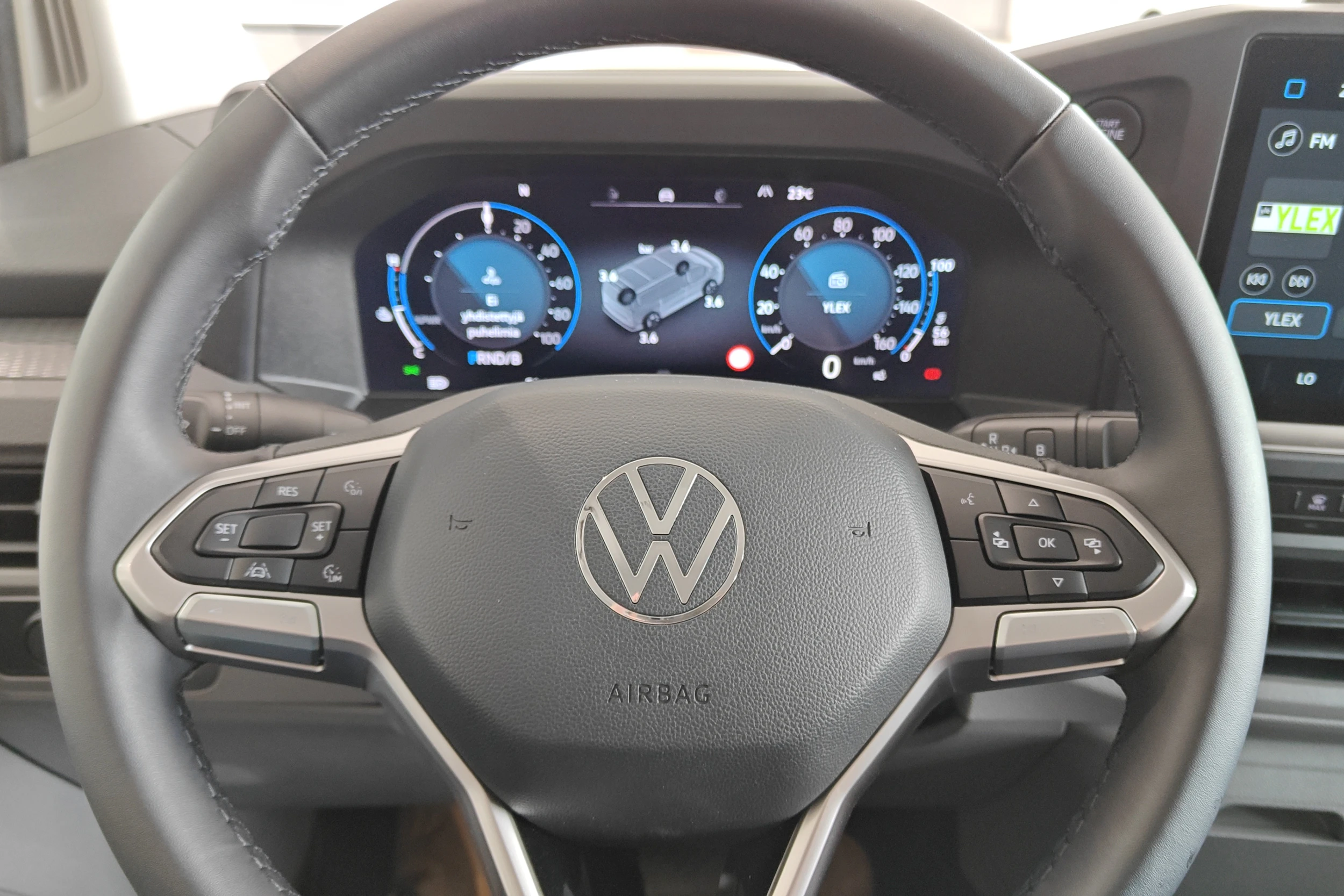 valkoinen Volkswagen Transporter 2026 kuva 18.